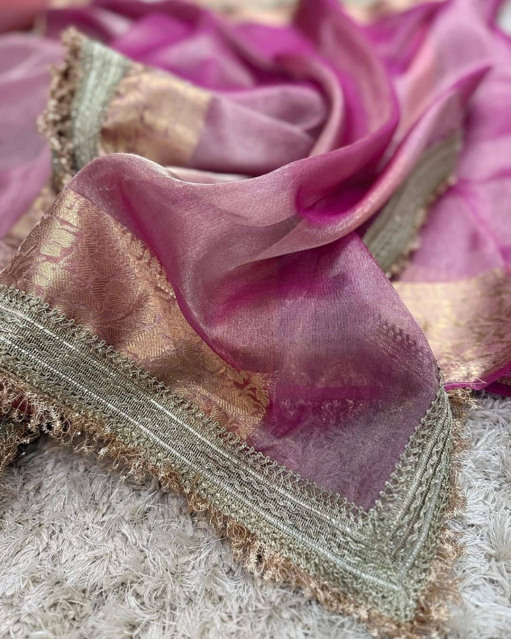 Jaanvi Pink Banarasi Saree